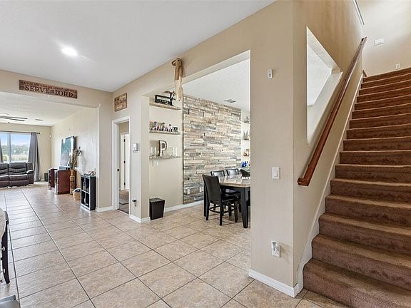 2nd image of 3632 Creswick Cir