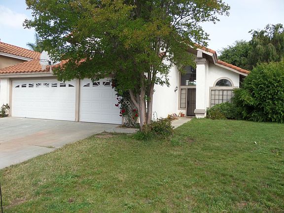 2nd image of 39904 Calicia Ct