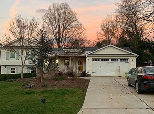 4833 Fairheath Rd, Charlotte, NC 28210