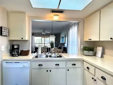 2 bed, 1200 sqft, $2,200 — Photo 3