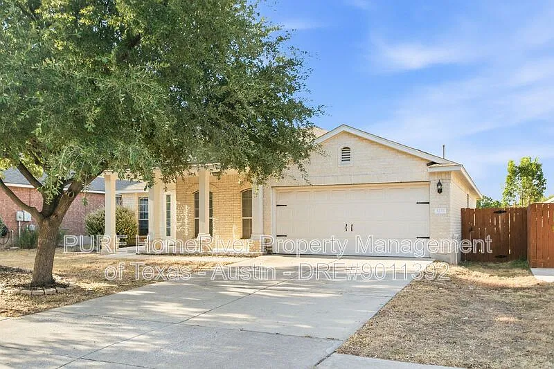 3 bed, 2.0 bath, 1843 sqft, $2,095 — Photo 1
