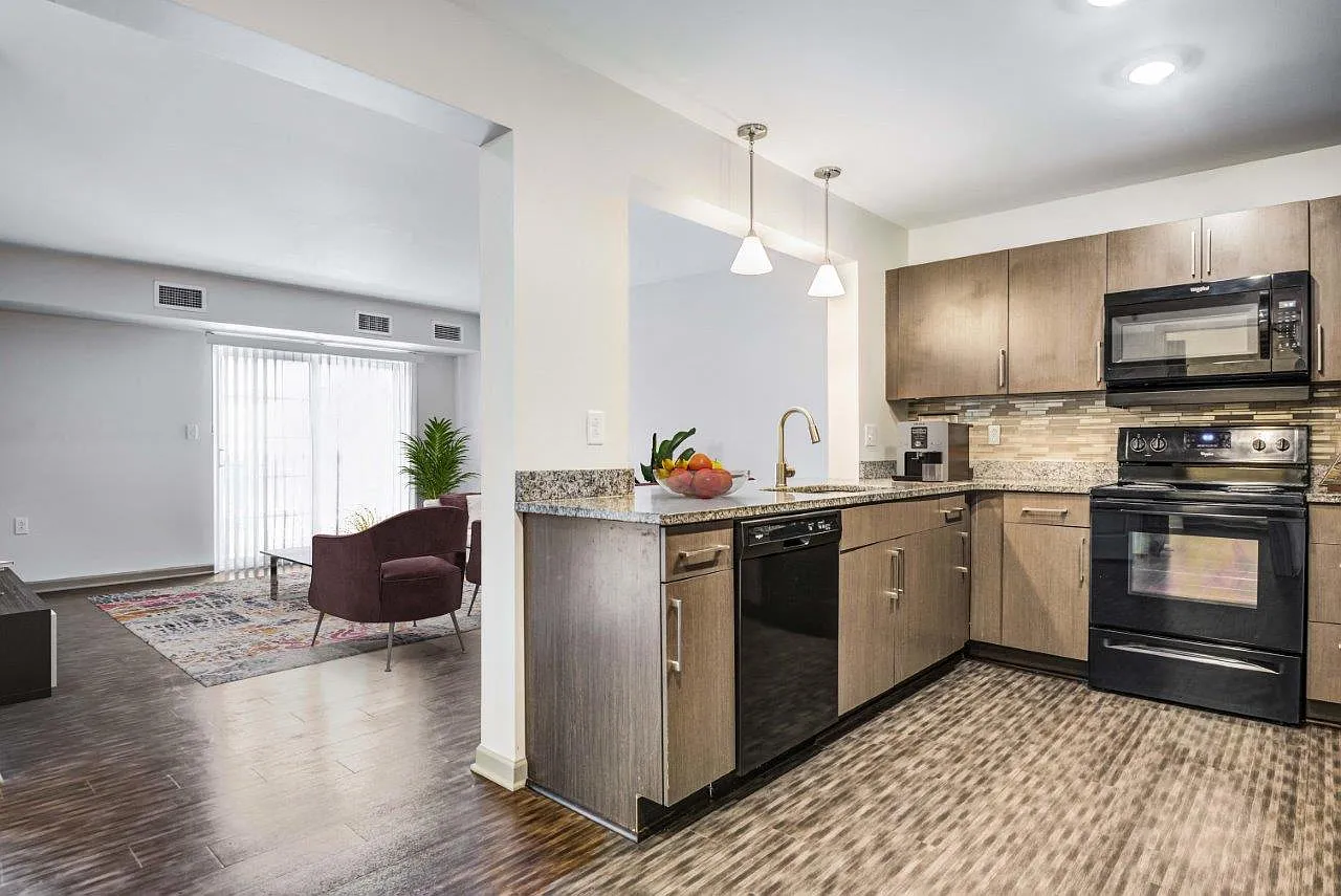 Greenwood Cove Apartment Homes — Photo 3