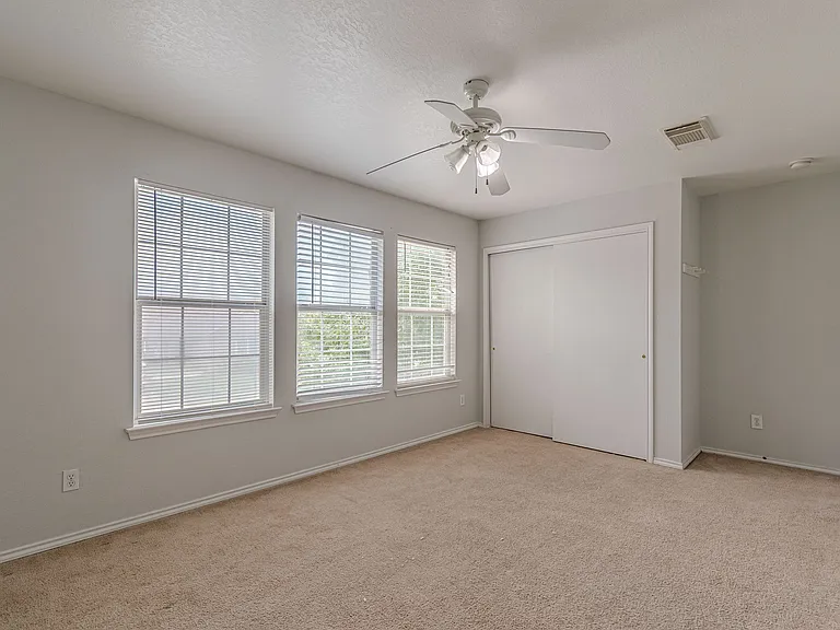 164 Springtree Holw — Photo 26