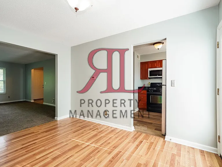 119 Stornoway Dr E — Photo 6