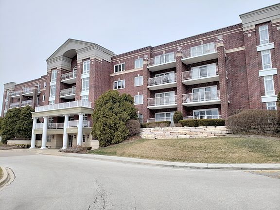 2nd image of 7021 W Touhy Ave