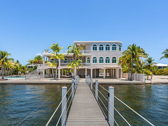 3rd image of 3742 Sea Grape St