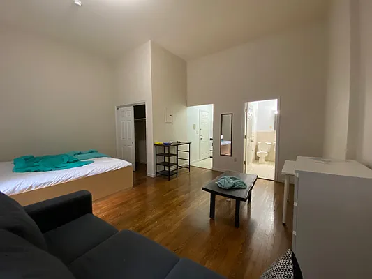 Rented by One New York Realty Inc | media 10