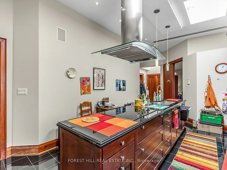 40 Hazelton Ave #Penthouse 10 — Photo 4