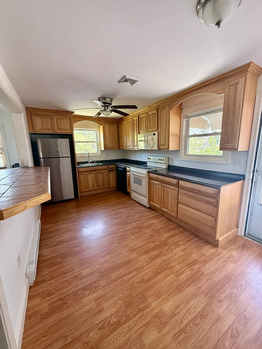 Building Photo - 5 Copes Ln #A