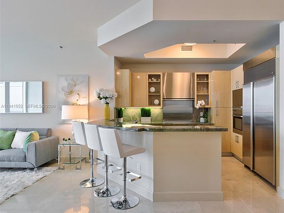 4th image of 100 S Pointe Dr APT 2507