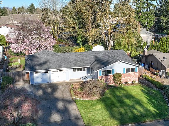 3rd image of 1721 SE Manor Ave