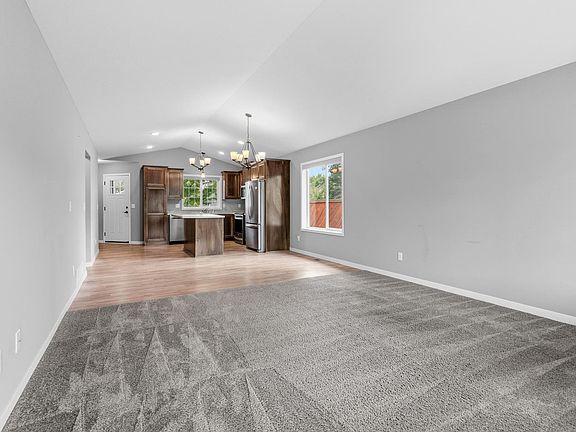 5th image of 1591 Elm St S