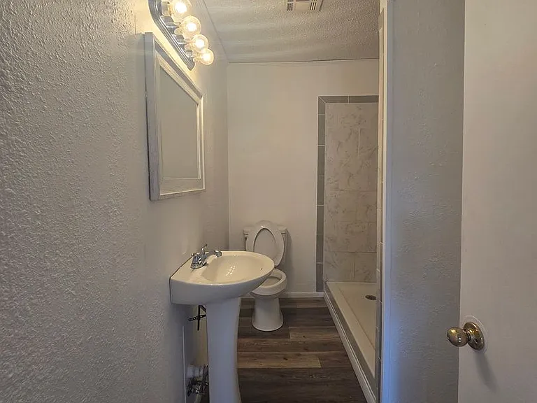 920 W Farrall St — Photo 21