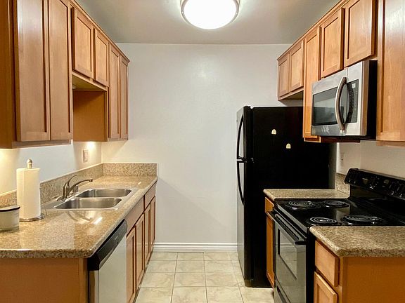 2nd image of 1386 E Madison Ave Unit 20