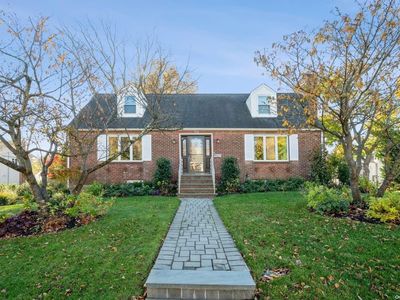 15 North Drive, New Hyde Park, NY, 11040