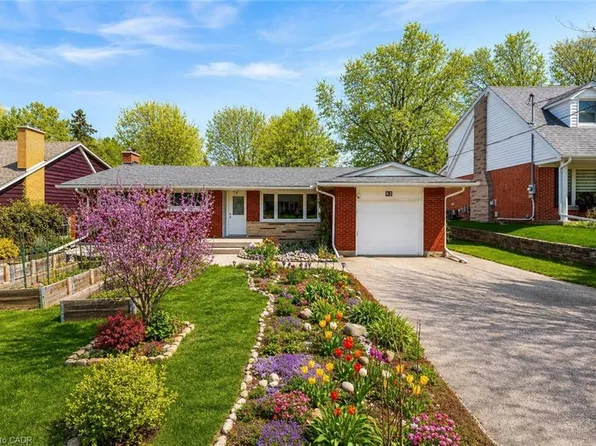 92 Braeside Ave, Waterloo, ON N2J 2C6
