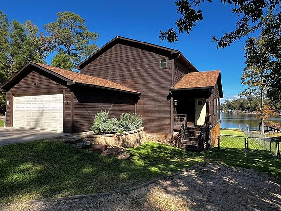 2nd image of 669 Lake Shore Dr