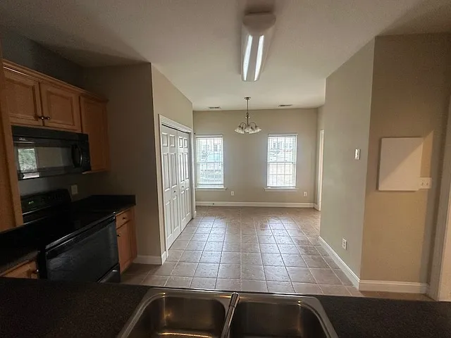 4236 Brook Creek Ln — Photo 22