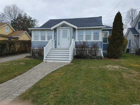 20 Hillside Avenue, Northport, NY 11768