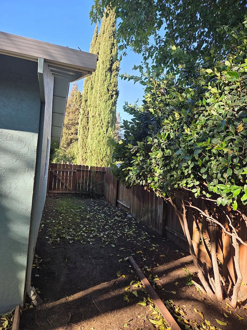 West Side Fairfield — Photo 4