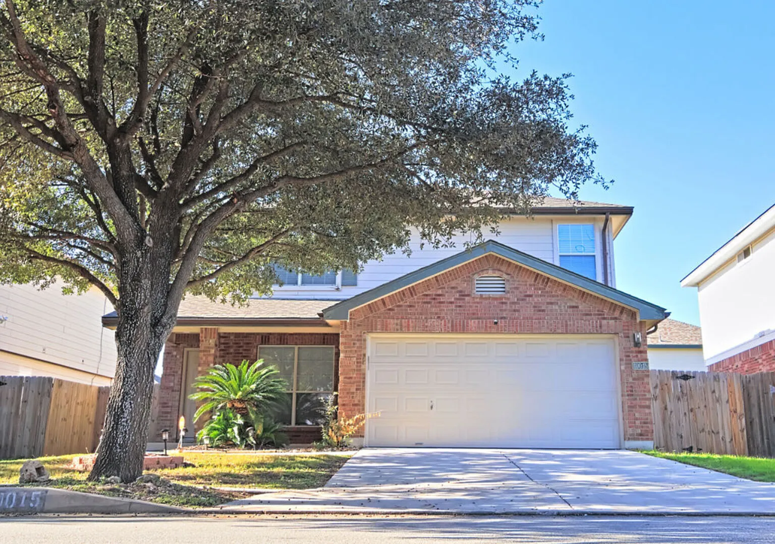 3BD 2.5BA Home | Near Six Flags, UTSA, & Medical Center — Photo 1