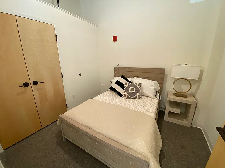Lincoln Lofts — Photo 44