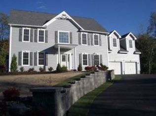 2 Robinia Dr, Loudonville, NY 12211