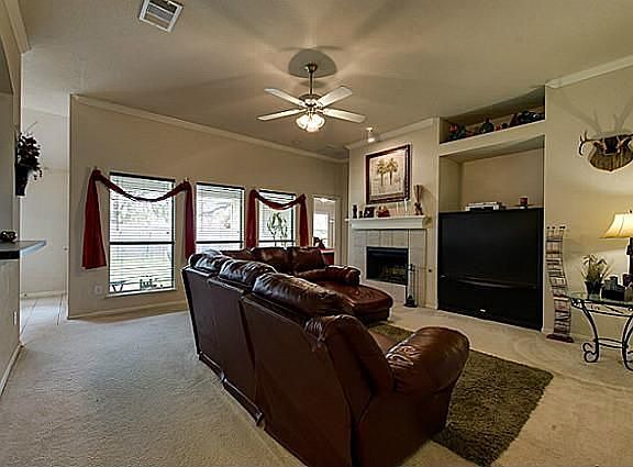 5th image of 517 Oakbrook Dr