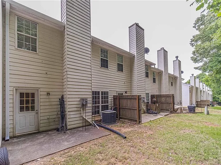 1191 Primrose View Cir — Photo 38