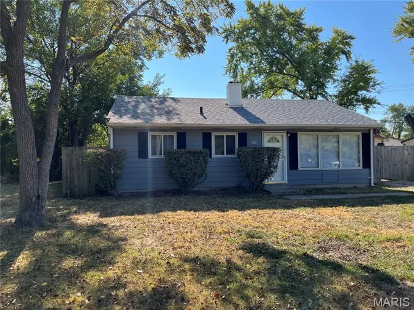 800 N 39th St, Belleville, IL 62226