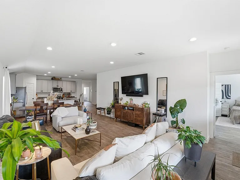 3815 Haydon Ridge Ln — Photo 10