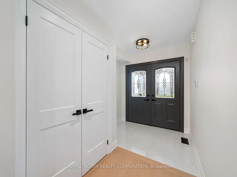 231 Venice Gate Dr — Photo 4