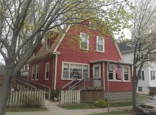 2nd image of 133 Perry St