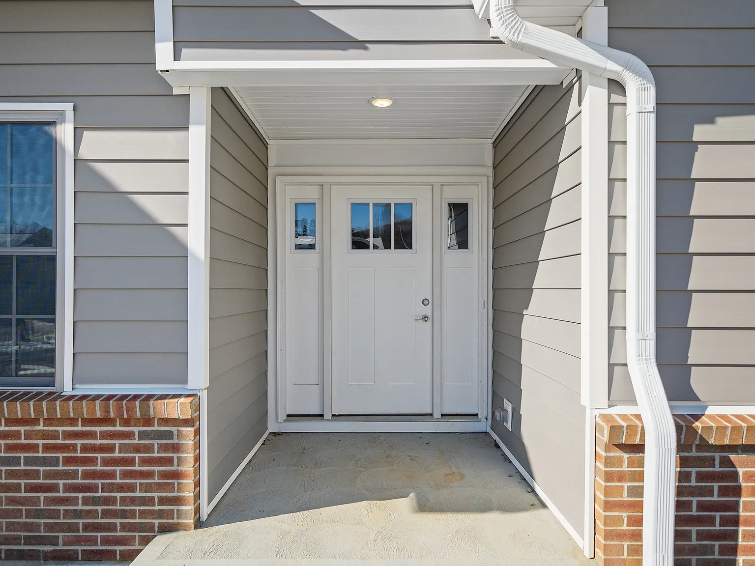 3 bed, 2517 sqft, $3,730 — Photo 3