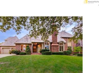 12 Le Mans Ct, Prairie Village, KS 66208