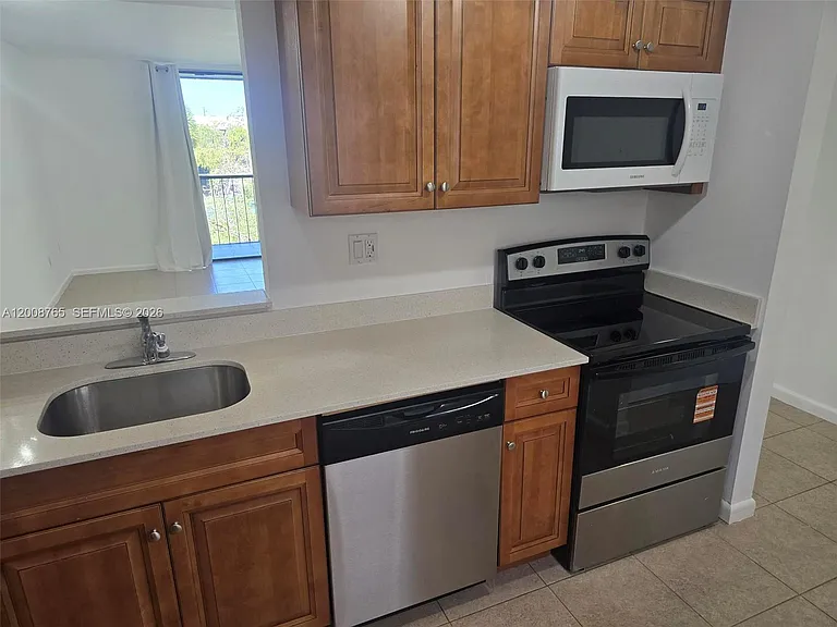 8045 SW 107th Ave #323 — Photo 5