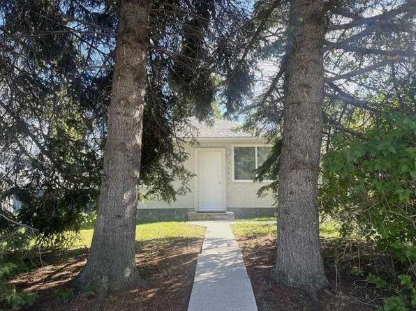 4805 N 17th Ave, Edson, AB T7E 1G5