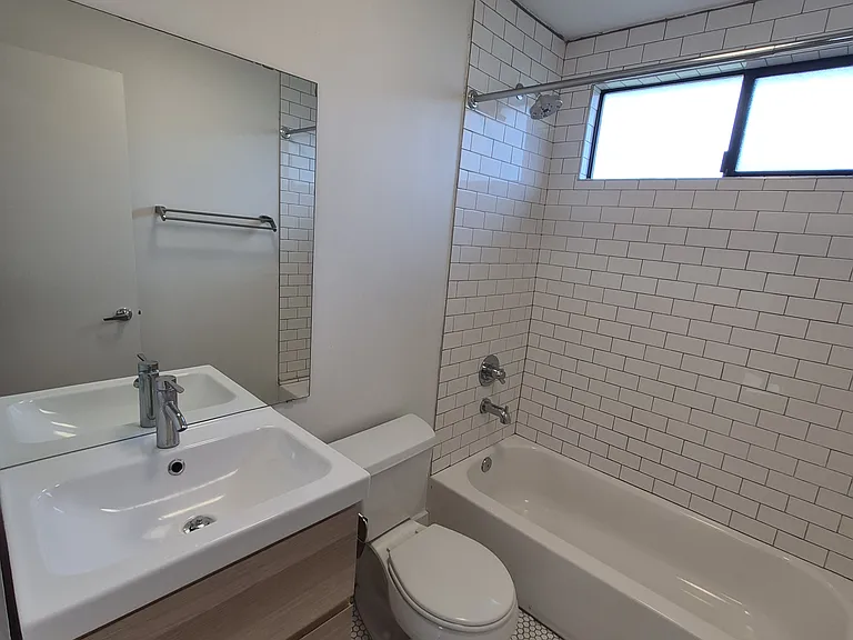 4418 Burns Ave #1/2 — Photo 14