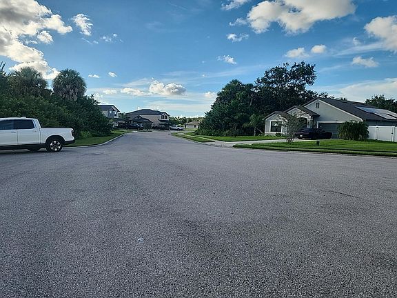 4th image of 9305 46th Ct E