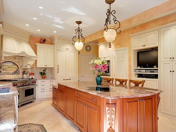 Gourmet Kitchen with Granite & Stainless