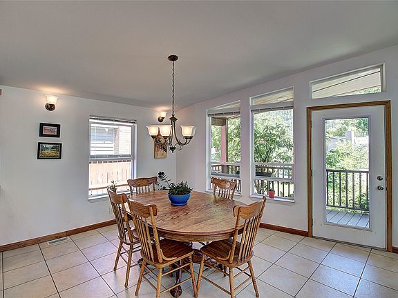 4th image of 530 Speedway Ave