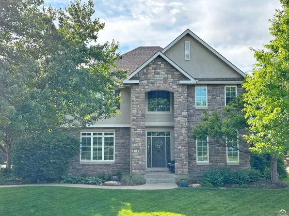 219 Earhart Cir, Lawrence, KS 66049