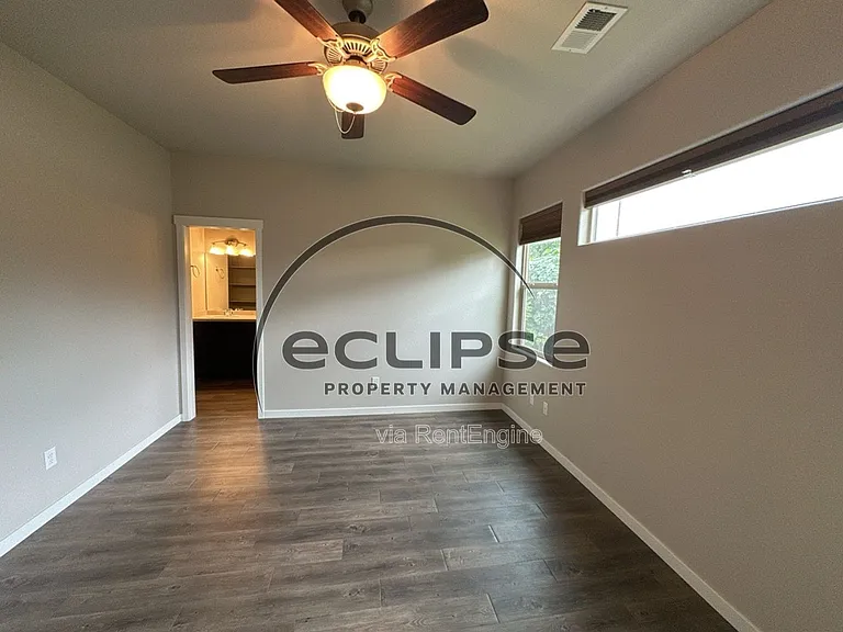 2921 Magnolia Ave — Photo 19