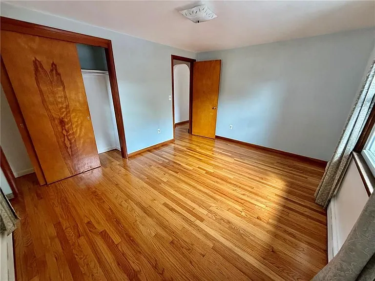 25 Thurston Ave — Photo 6