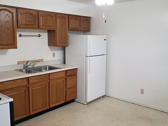 4th image of 6896 Old Porter Ct APT B