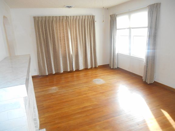 3rd image of 2205 Avenue B