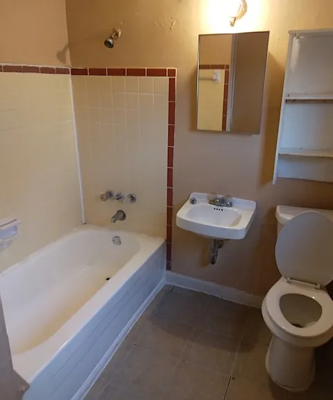 7915 Ithaca St #2 — Photo 10