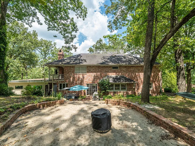 112 Leigh Cir — Photo 38