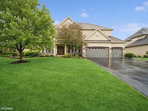 2nd image of 623 Bennett Dr