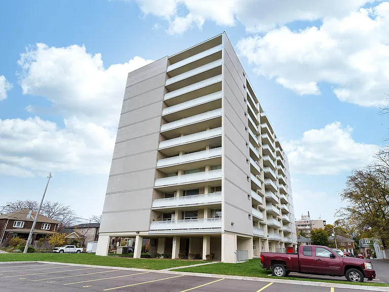 485 Eglinton Ave E — Photo 36